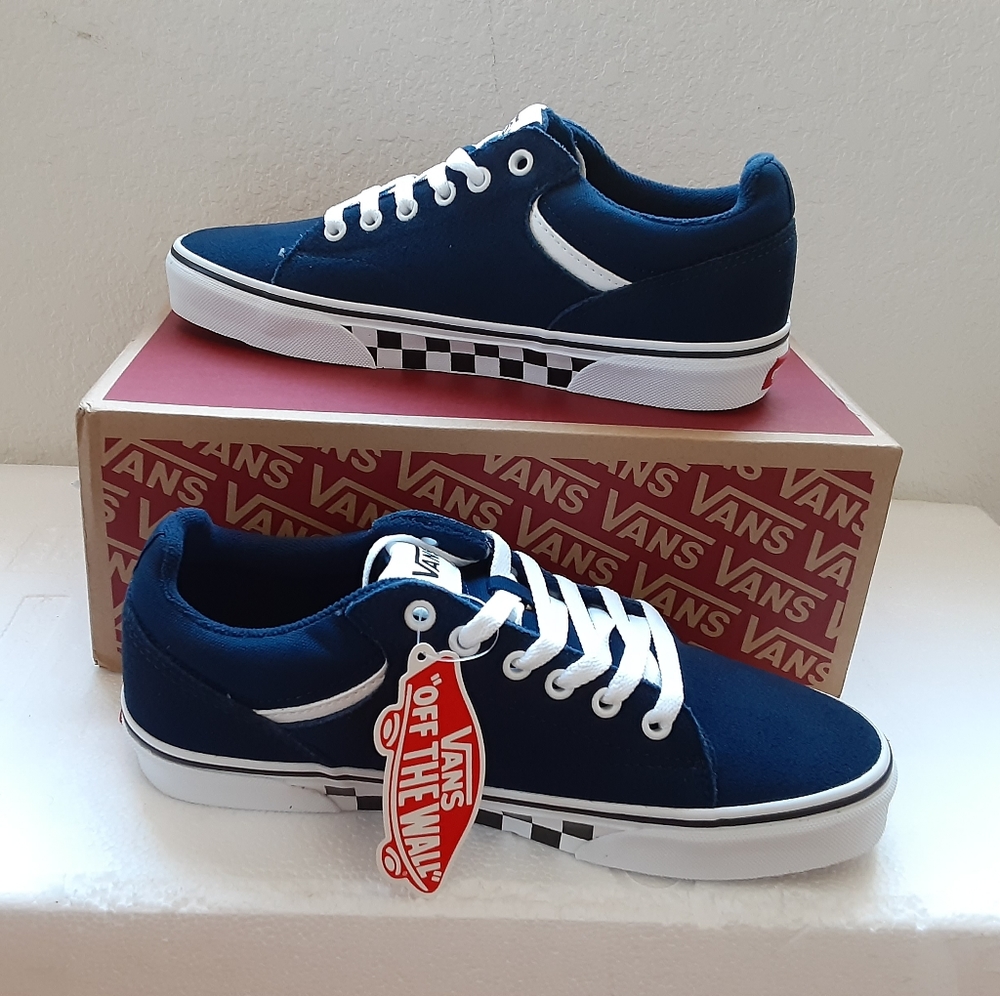 Vans - Picture 3 of 4